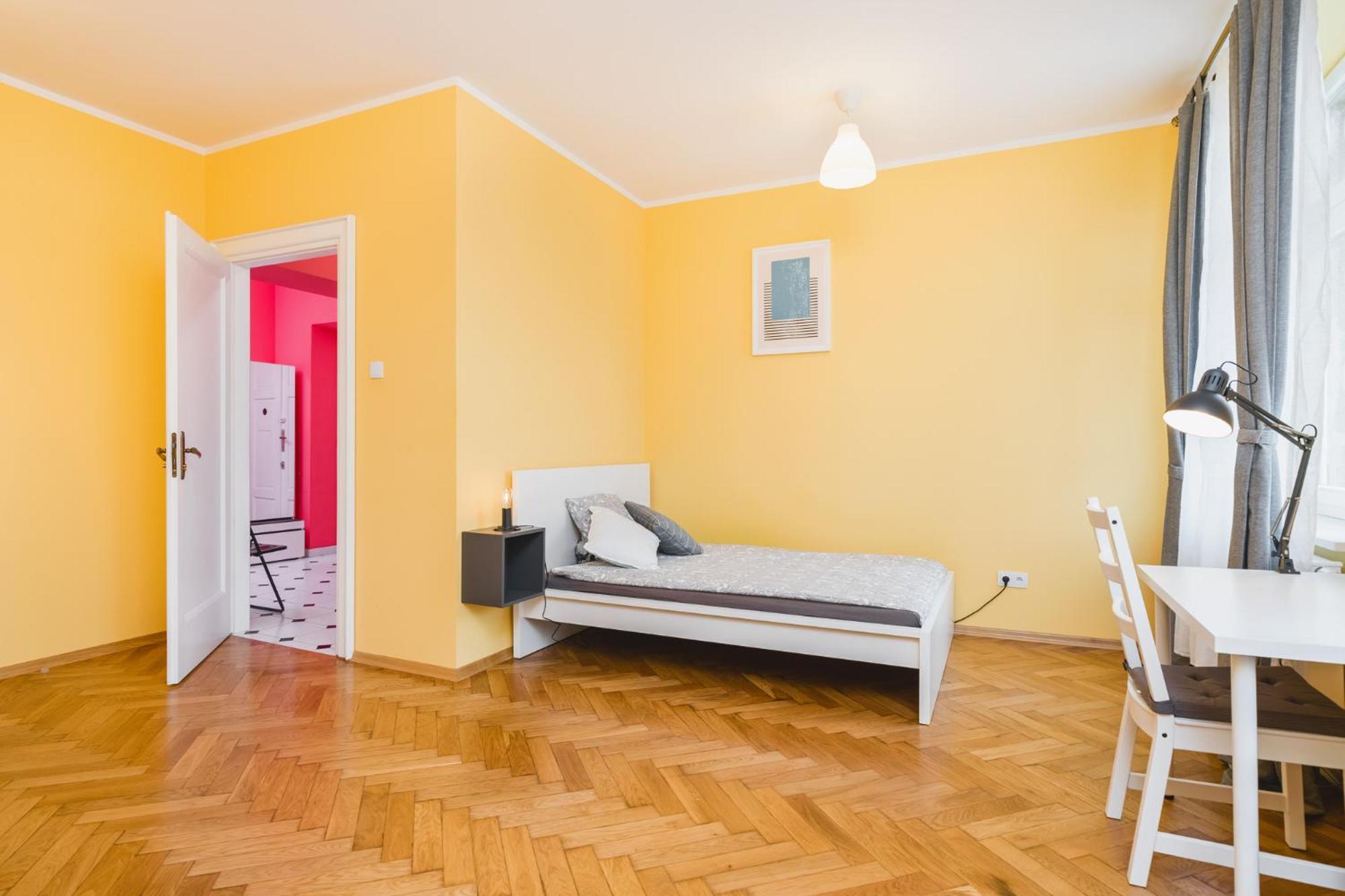 Modern Urban Escape - Old Town Apartment - By Upstairs Krasków Eksteriør bilde